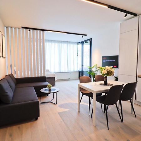 Sunny Apartment In Smichov, Prague 5 Εξωτερικό φωτογραφία