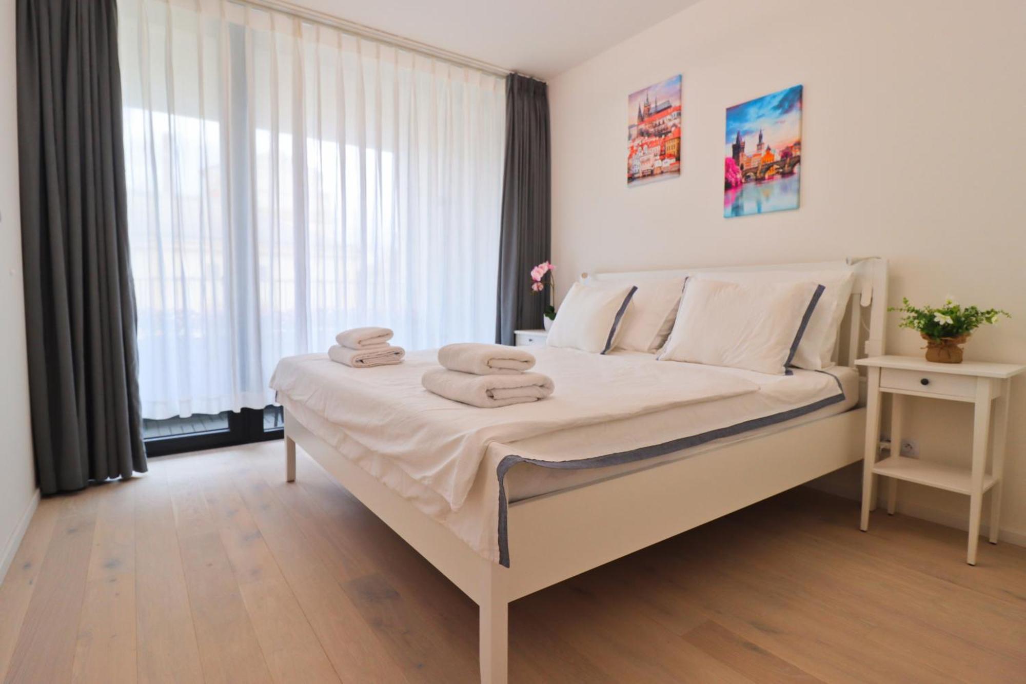 Sunny Apartment In Smichov, Prague 5 Εξωτερικό φωτογραφία