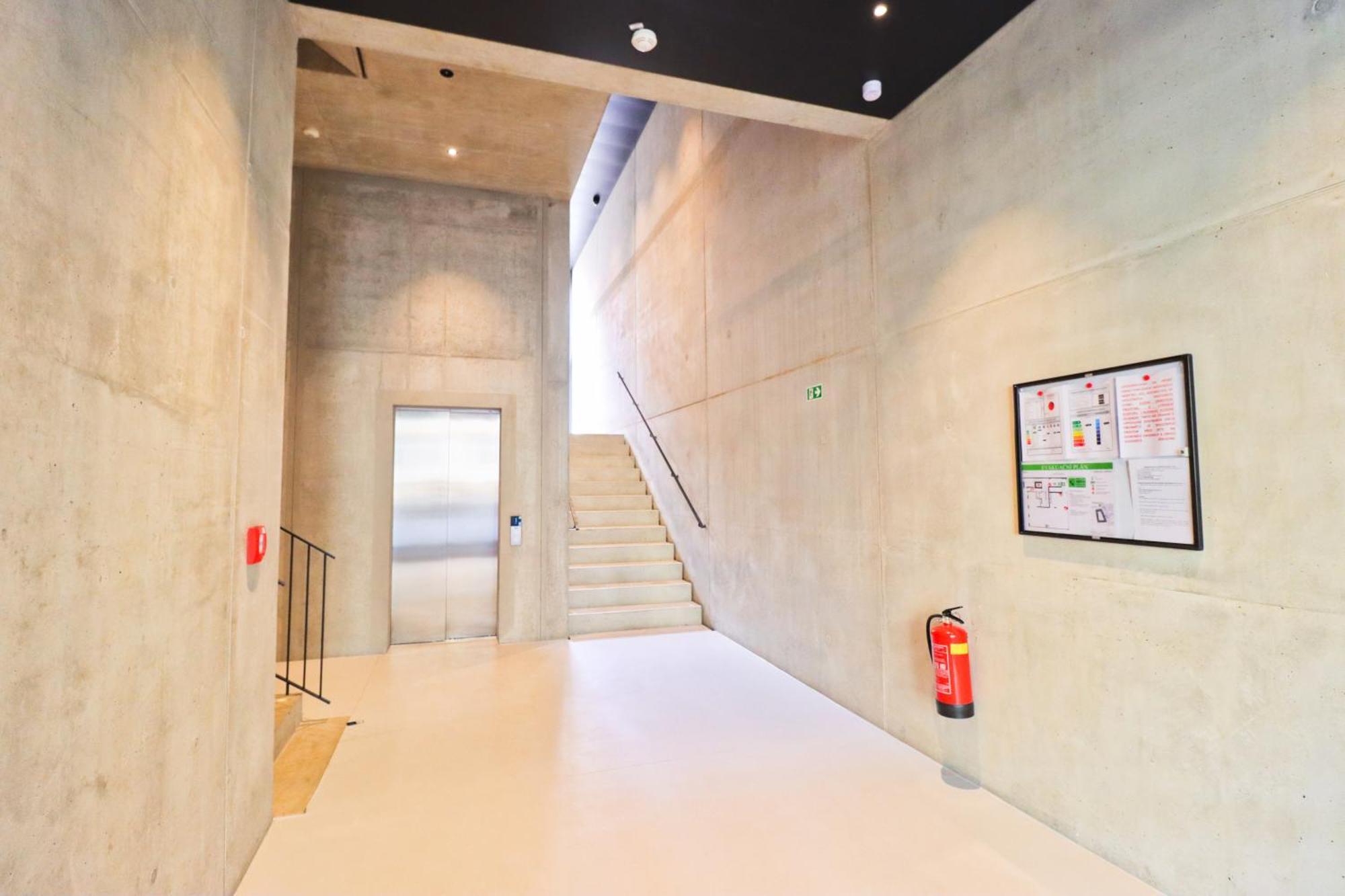 Sunny Apartment In Smichov, Prague 5 Εξωτερικό φωτογραφία