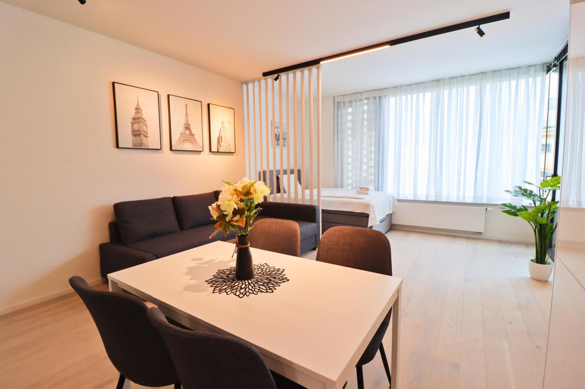 Sunny Apartment In Smichov, Prague 5 Εξωτερικό φωτογραφία